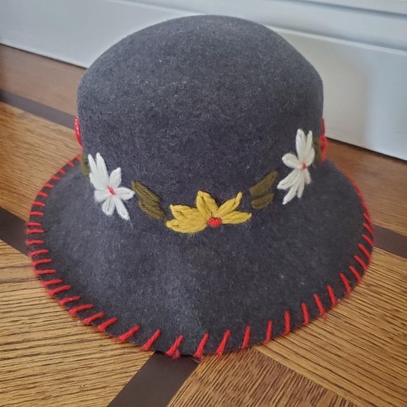 ALESSANDRA BACCI Navy 100% Wool Rosette Floral Crochet Bow Italy Beret Hat NWT Alessandra Bacci | eBay main image 3